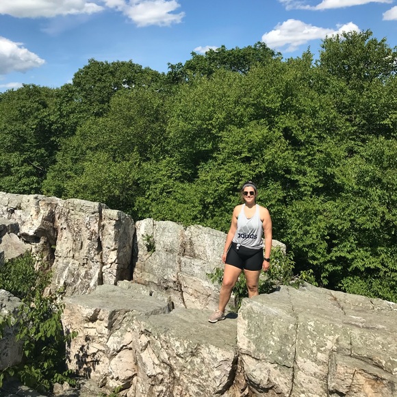 Meet your Posher, Eva - Picture 3 of 3